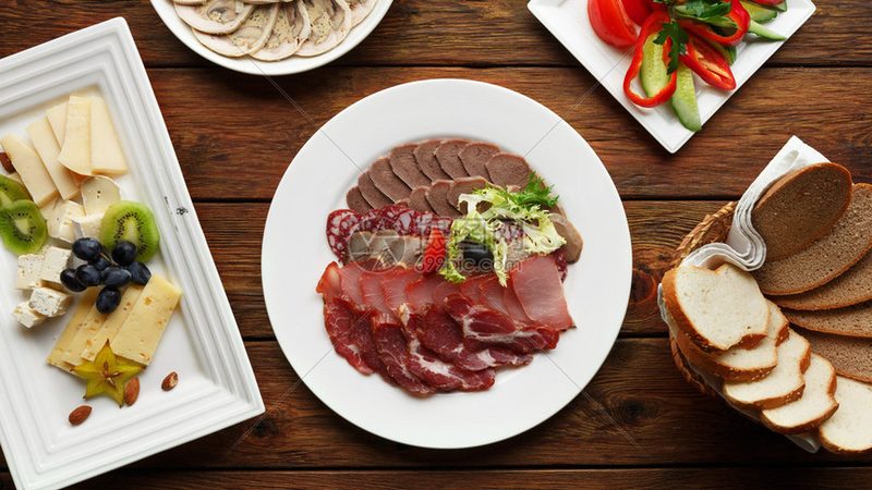 食品代工合同：条款对比与关键考量